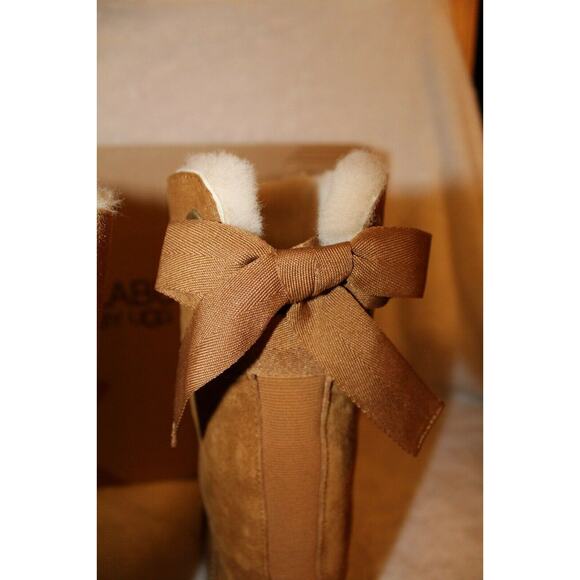 NIB Koolaburra UGG‎ Women's Tall Bow Suede Winter Boots Chestnut - Picture 2 of 7
